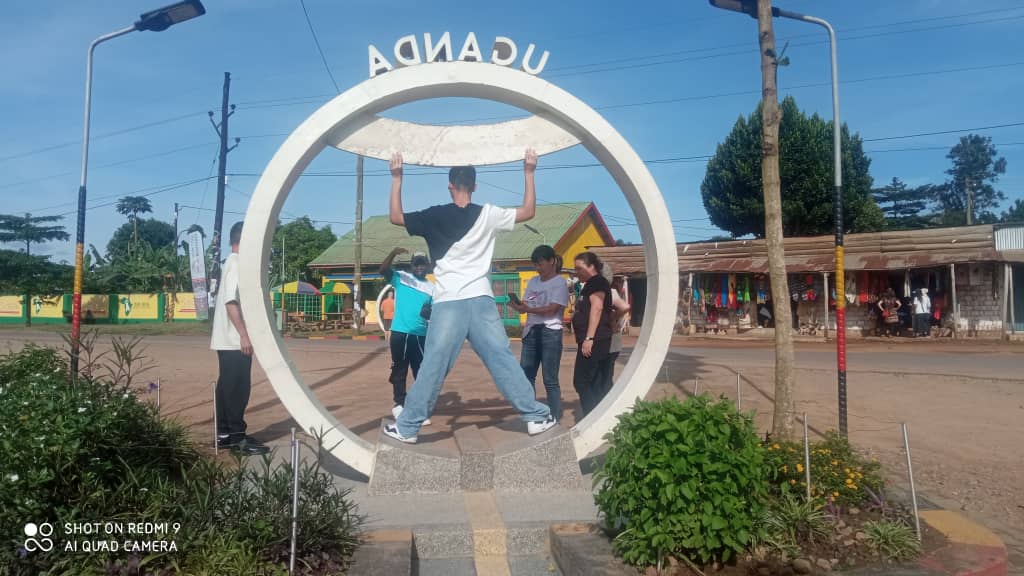 4 Days Uganda Flying Gorilla Trek