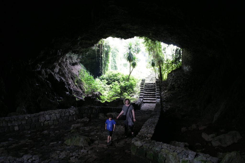 Busasamana Cave